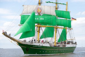 Grüne Segel für die Alexander von Humboldt II